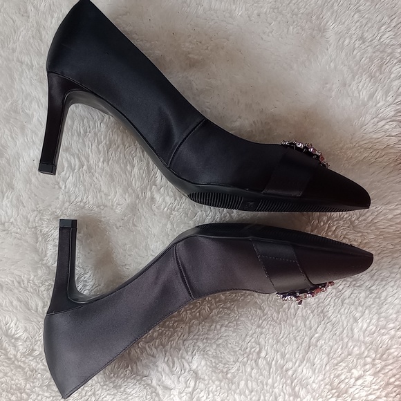 Anne Klein Raylee 2" Pump Women's Size 7 Pointed Toe W/ Sparkling Brooch Dressy - Picture 3 of 10